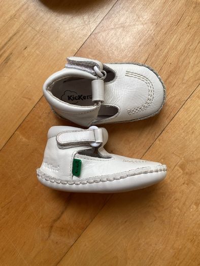 Kickers white leather christening baby booties 0-9 months