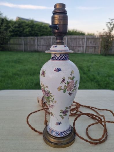 Chinoiserie porcelain table lamp