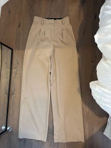 Zara beige wide leg trousers with darts size xs