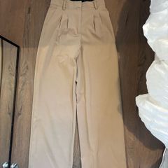 Zara beige wide leg trousers with darts size xs