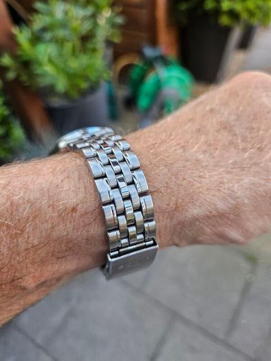 Watch Seiko 5 Automatic.