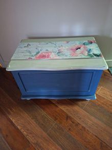 Toy /blanket box