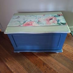 Toy /blanket box