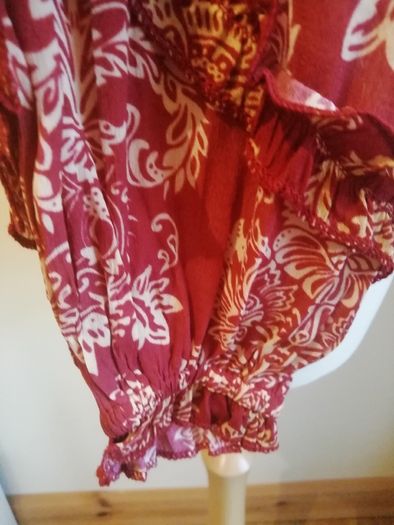Beautiful Ladies Top Blouse From Thropologie New With Tags