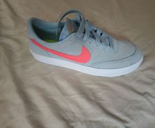 girls Nike runners