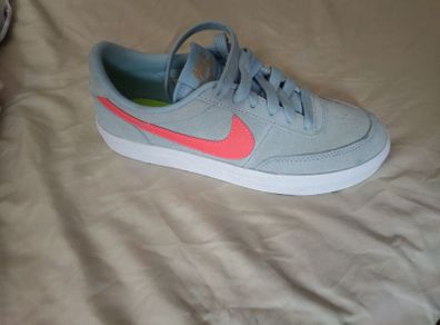 girls Nike runners