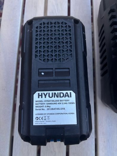 Hyundai 40 Volt battery and Charger
