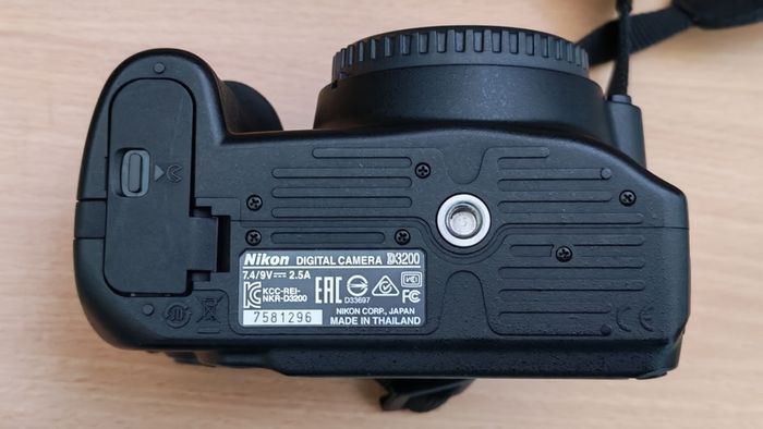Nikon D3200 near mint only 2K shots