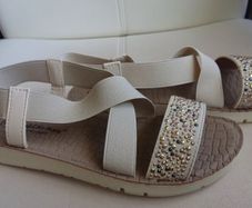 Cushion Walk Flat Shoes/ Sandals  Size 5