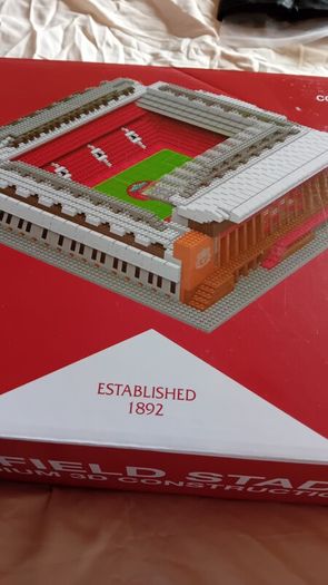 liverpool lego set - anfield stadium (new never opened)