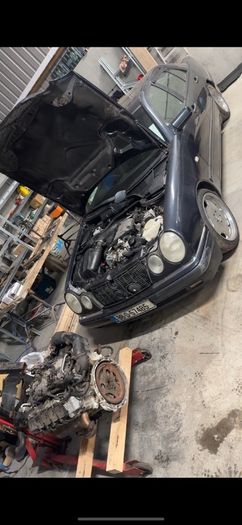 Mercedes W210 breaking