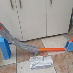 Hot wheels track
