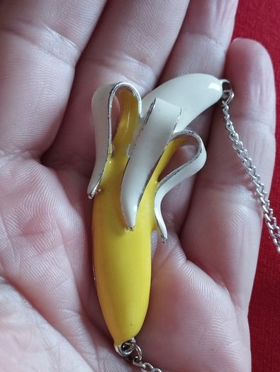 Necklace with a pendant in the form of a banana