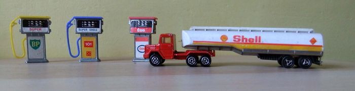 Majorette Tanker & Pumps