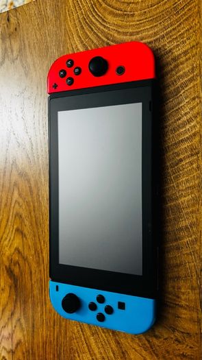 Nintendo Switch Console (Neon Red/Blue) Boxed + 2 Games + Case & Memory Card