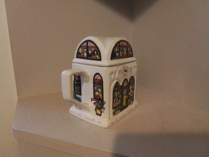 Wade novelty Teapot