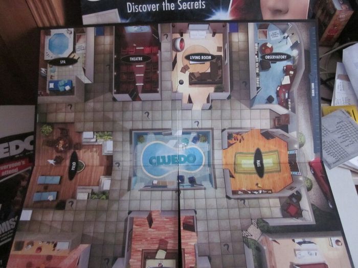Cluedo Discover the Secrets Board Game