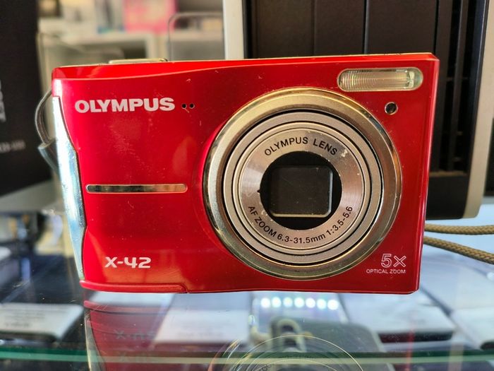 12.0Mpix Olympus X42 Digital Camera + 6.3-31.5mm EQ 36-180mm Zoom Lens X5