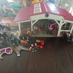 Schleich horse stables & horses
