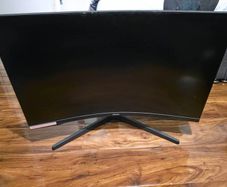 Samsung Odyssey G7 32INCH Curved Gaming Monitor Broken)