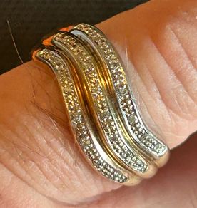 Ladies 9ct Gold Diamond Ring yellow white and rose gold top