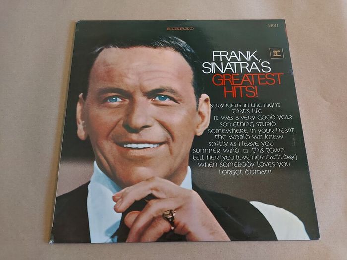 Frank Sinatra - Greatest Hits - Vinyl Record + Hundreds More