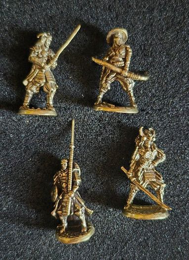Miniature brass samurai figures ( 4 )
