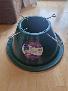 Christmas Tree Stand (Up to 10 ft trees)