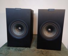 Kef Q350 speakers