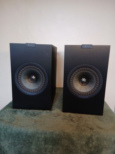 Kef Q350 speakers