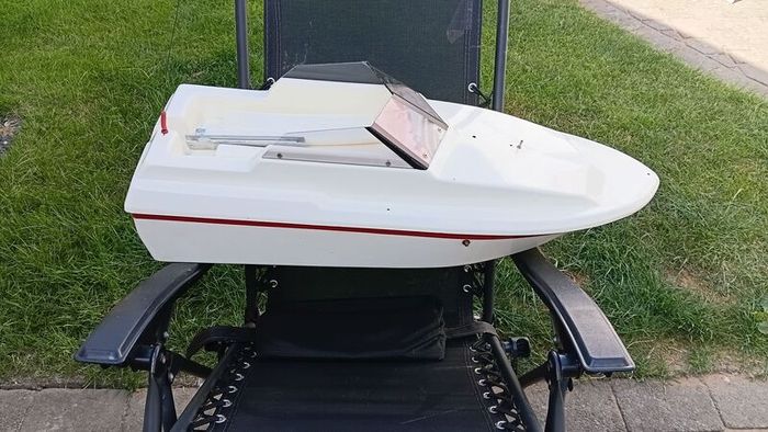 Radio controlled model boat