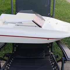 Radio controlled model boat