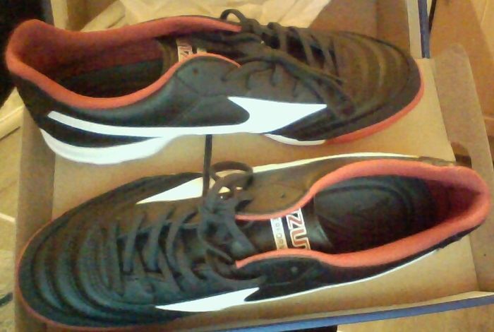 astro turf Mizuno Morelia Sala Classic IN - size 9