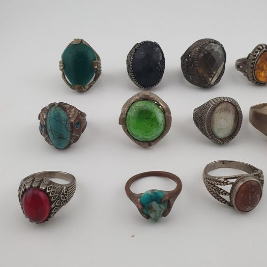 Antique 15 Heritage Style Rings Mixed Brass Glass & Decorative Stone Collection