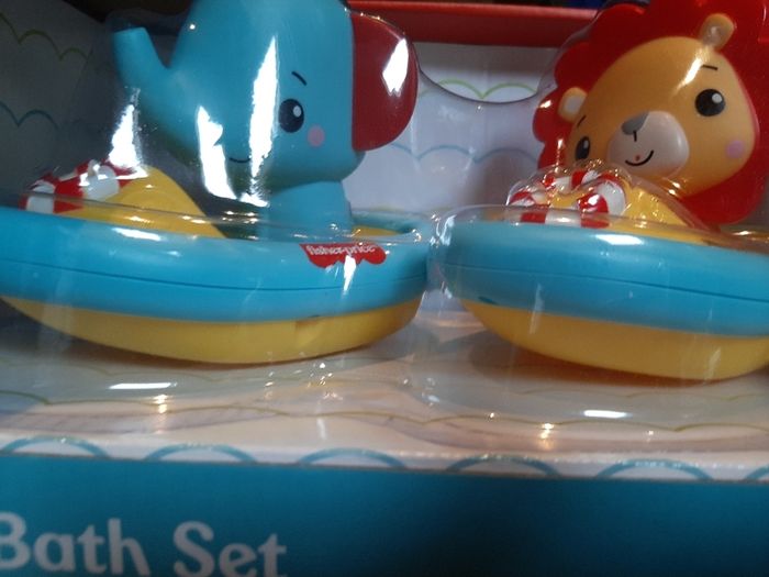 Fisher price bath toys new in box