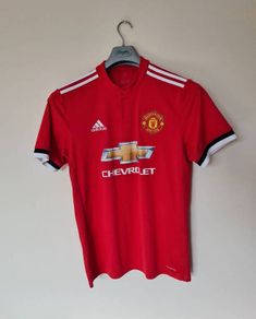 2017 adidas man utd home Size medium ptp 21" in excellent condition
