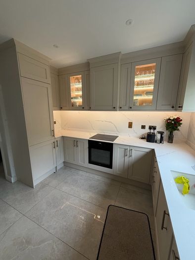 Carpenter Handyman kitchen fitter Flat pack specialist