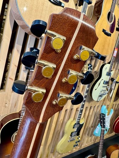 Avalon S32 Handbuilt Acoustic Guitar