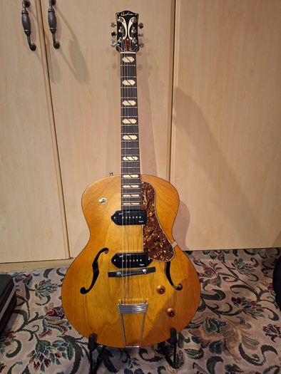 Godin archtop