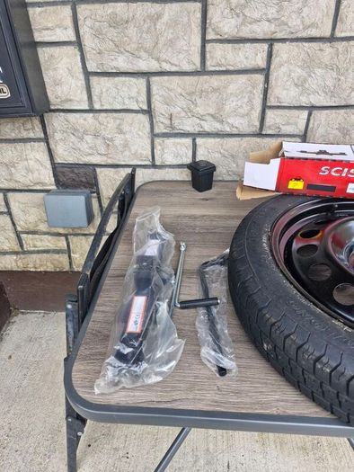 hyunda Kona 241 emergency wheel with jack and wheel cover.