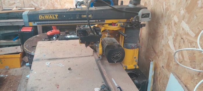 DeWalt DW720 Radial Arm Saw 230V