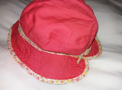 Girls summer hat . Age 3-6