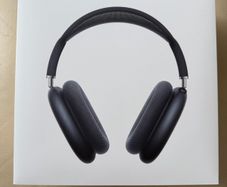 PRICE DROP AirPods Max with Smart Case Midnight USB-C