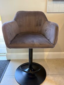 breakfast bar stool
