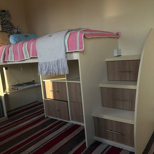 Fitted teenager bedroom furniture