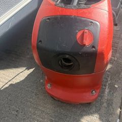 Hilti VC 40-U industrial wet-and-dry dust extractor/vacuum
