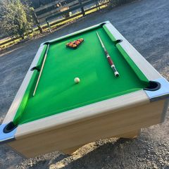 7x4 pooltable