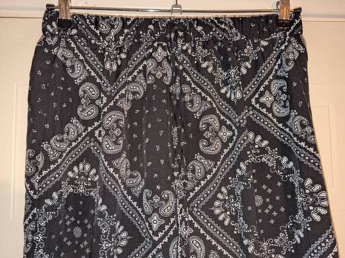 Perfect for Summer stunning floral hi--lo skirt