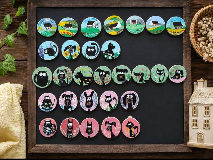 Hand_painted wooden magnets