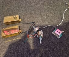 Isola Hydrazine Alcino 5 gold humbuckers with 1 tone, 1 push pull and 3 way switch wiring kit